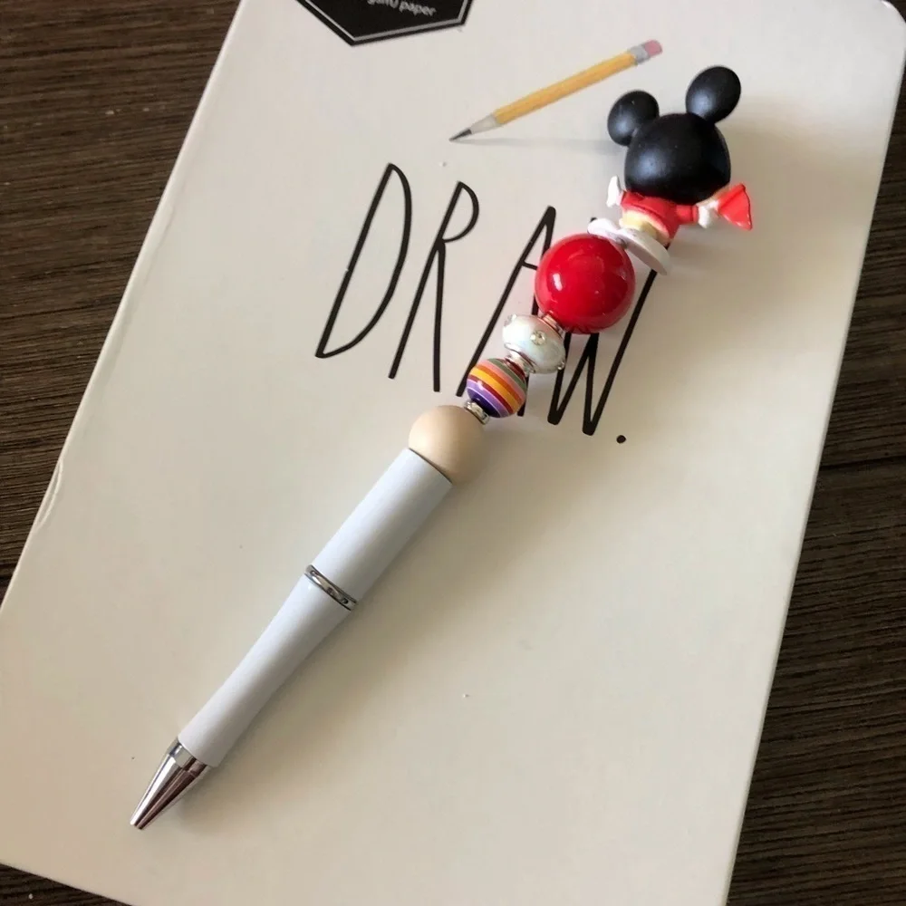 Disney Doorables: Mickey & Friends: Mickey Mouse Team handmade beaded pen
